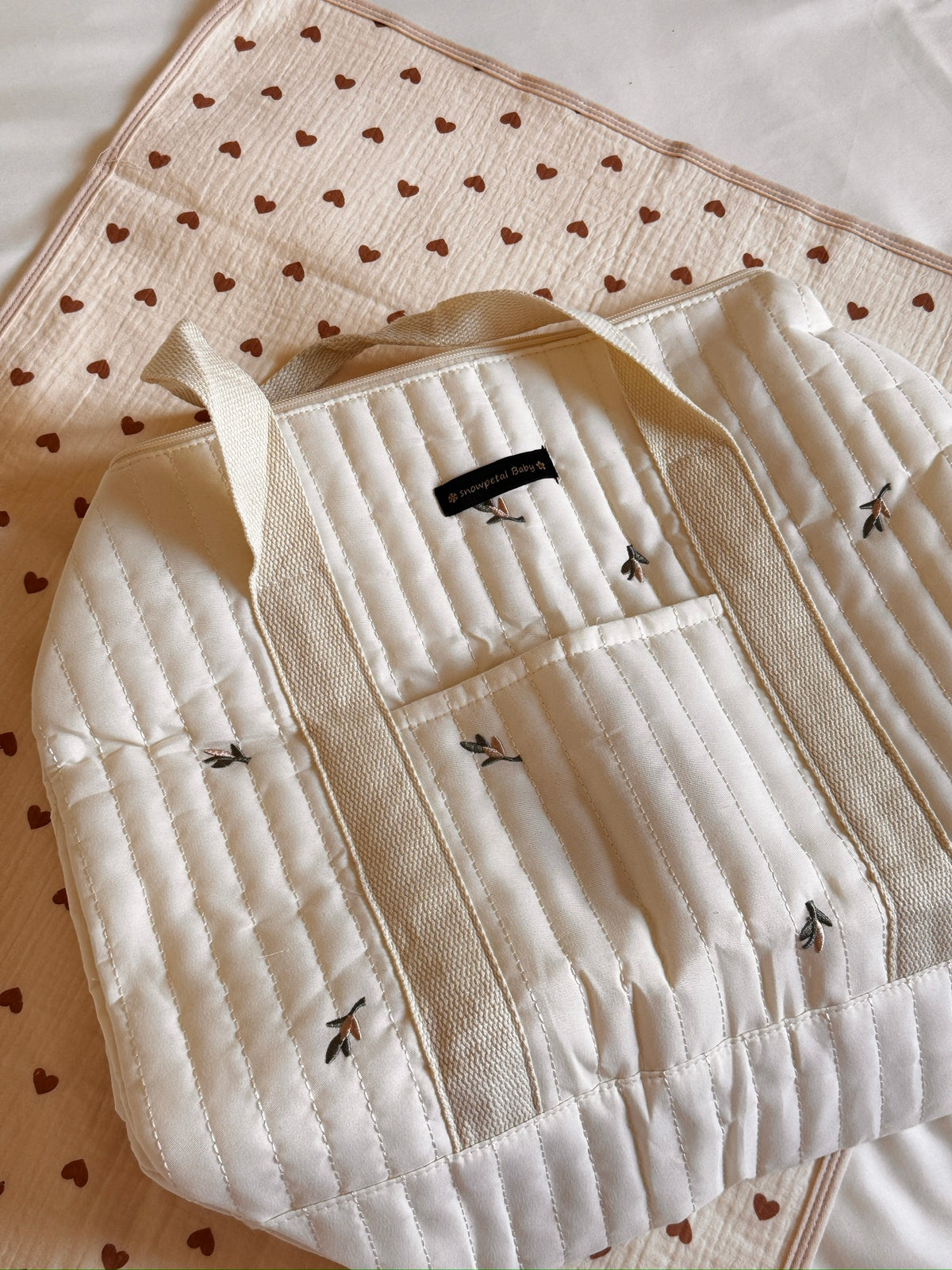 Sac de transport matelassé en coton de luxe pour couches | Sac de voyage et de couches haut de gamme pour bébé | Snow Petal Baby